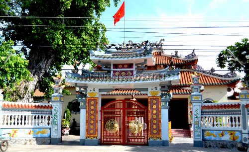 Храм Динь Тхан Нгуен